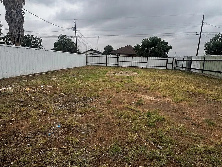 715 N Kelly Ave — Photo 11