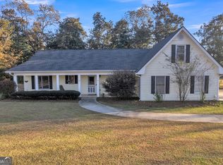 2524 E McIntosh Rd, Griffin, GA 30223