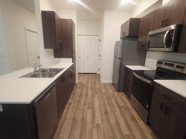 100 N 5th St #B24 — Photo 12