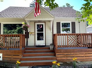 915 11th St NW, Minot, ND 58703