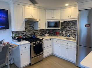 52 Lewis St #8M, Boston, MA 02113