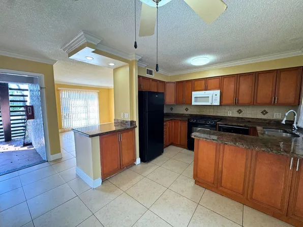 4415 Treehouse Ln APT 23D, Tamarac, FL 33319