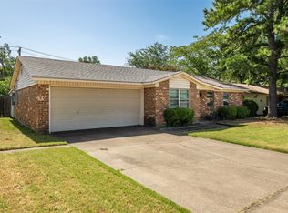 1212 Norwood Dr, Hurst, TX 76053