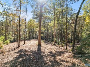 410 Meadow Wood Cir NW, Arab, AL 35016