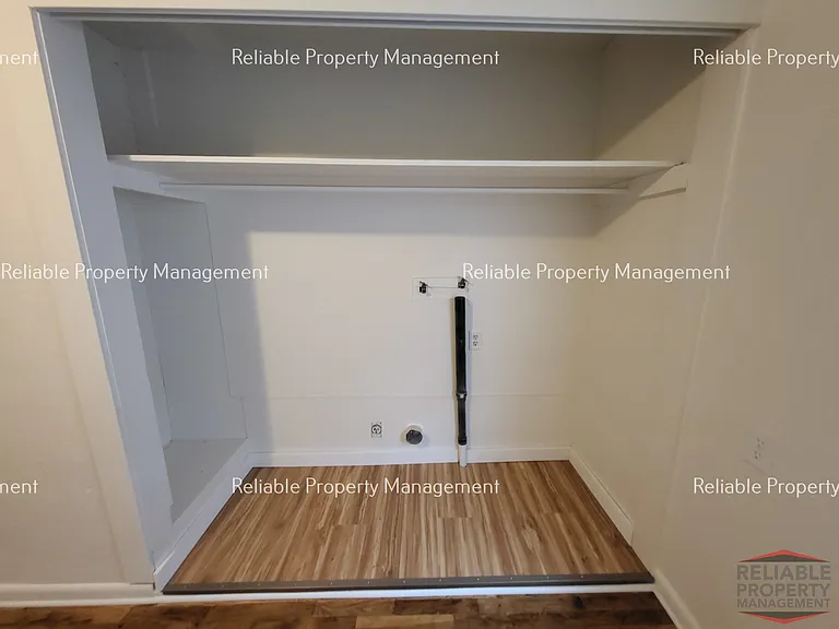 674 N Water Ave — Photo 7