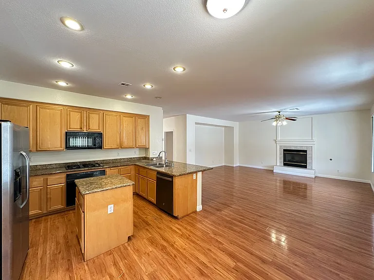 9242 Snow Flower Ave — Photo 10