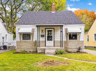 18969 Woodcrest St, Harper Woods, MI 48225