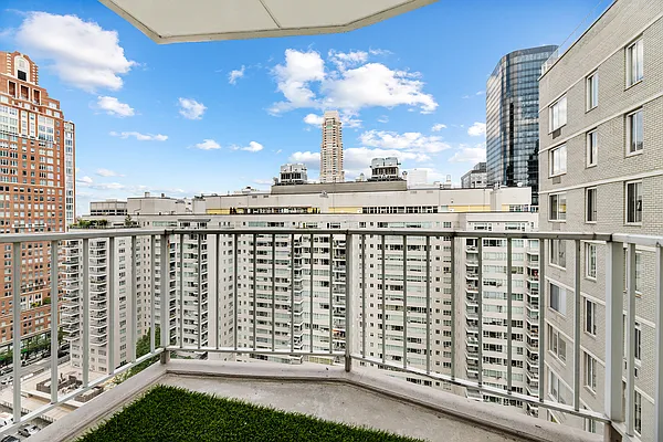 Rented by Level Group | media 18