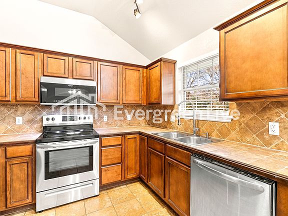 5th image of 12220 Norway Ct