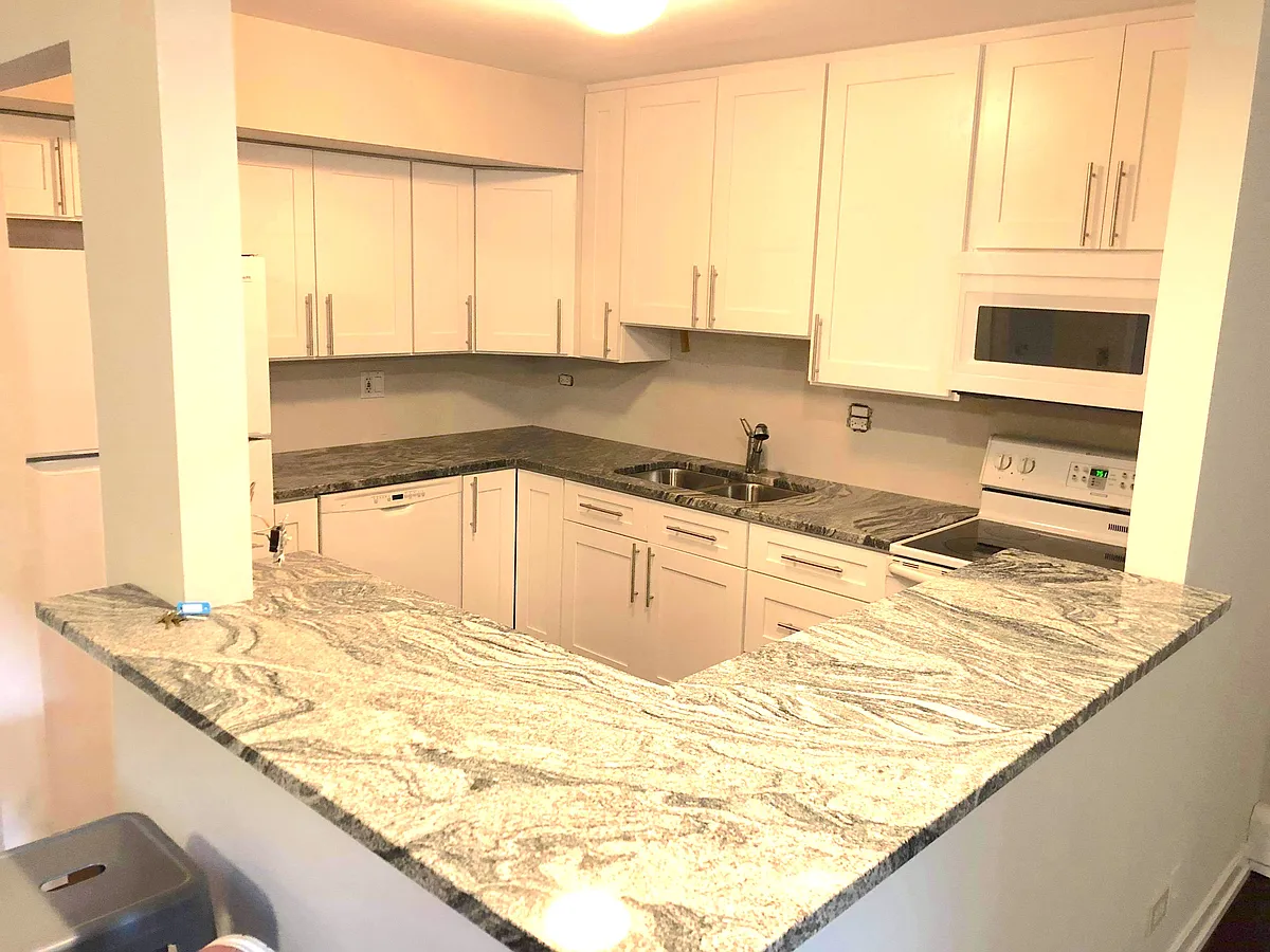 Building Photo - 831 S Dwyer Ave #D