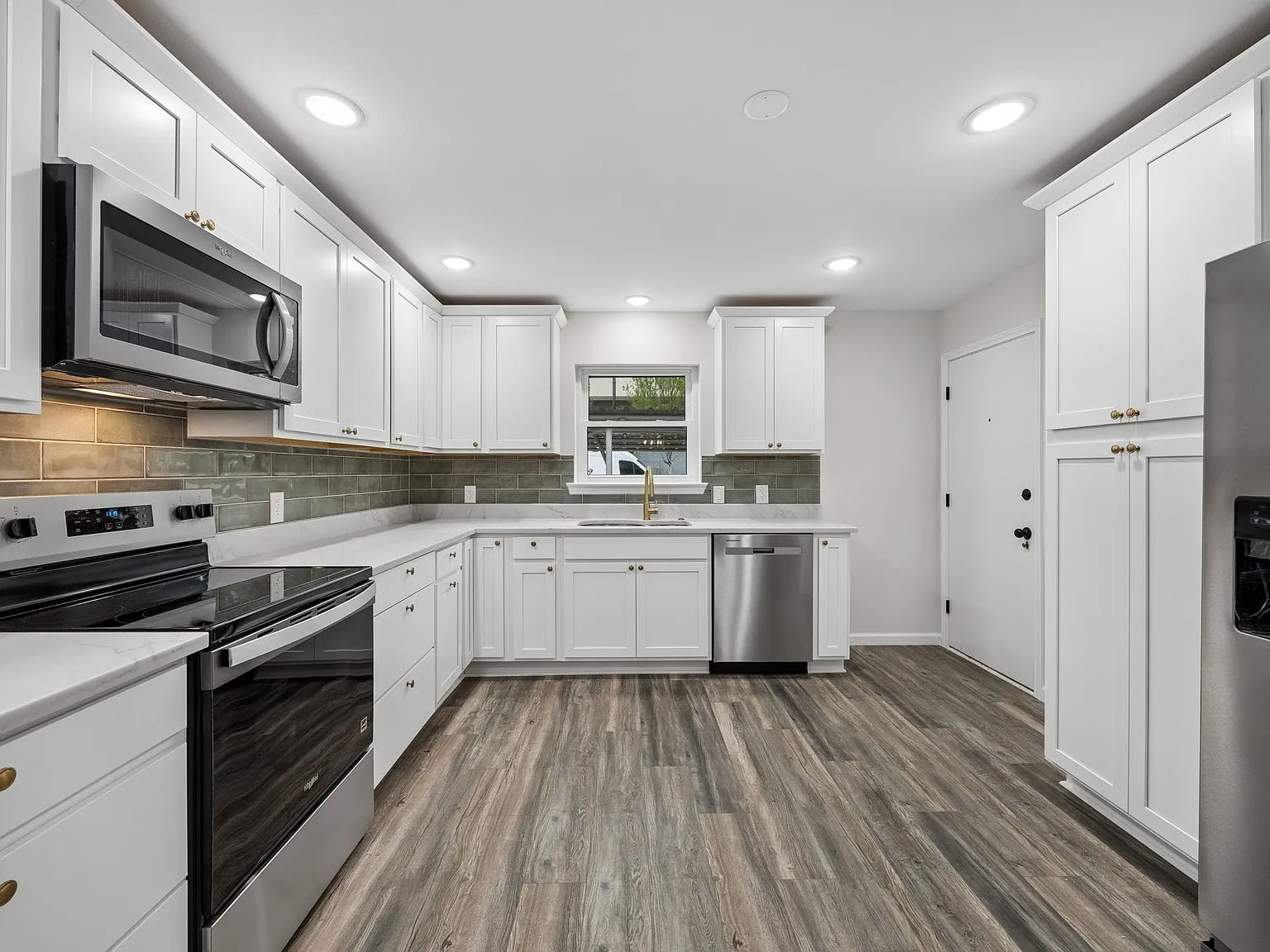 2 bed, 2.0 bath, 1594 sqft, $2,750 — Photo 3