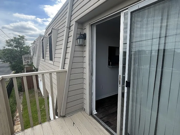 Le Montreaux Apartments — Photo 131