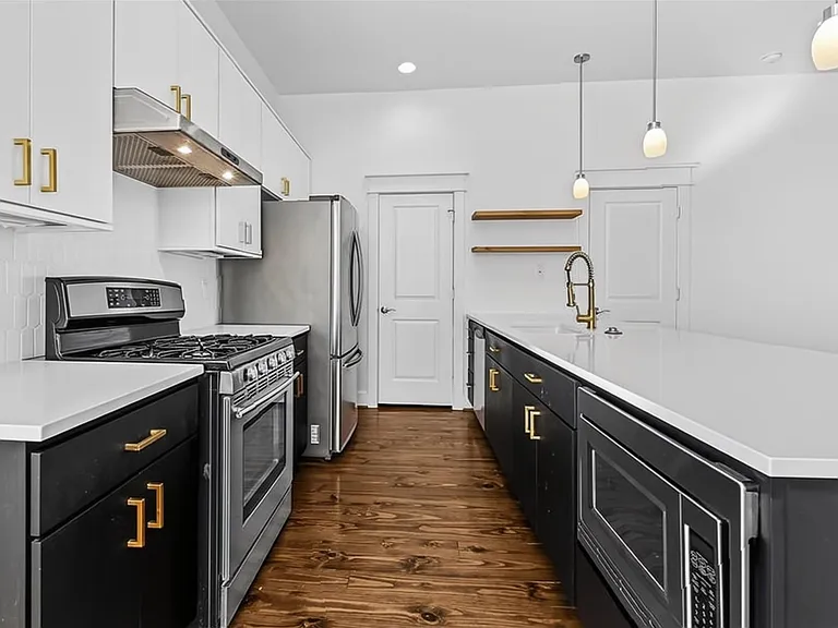 205 Riley Ln — Photo 11