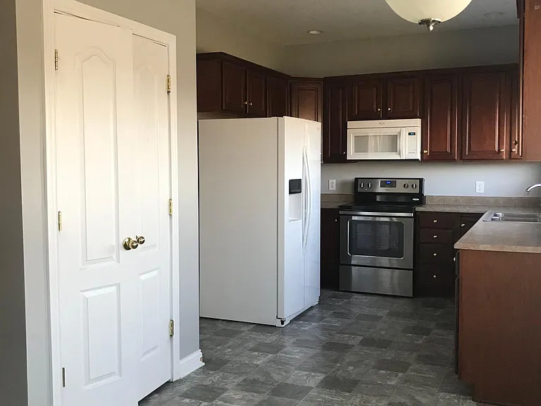 605 Mannington Pl — Photo 50
