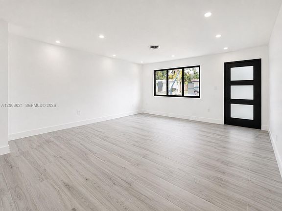 2nd image of 1141 NE 166th St