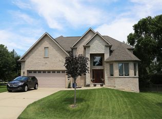 1046 W Woodland Ave, Addison, IL 60101