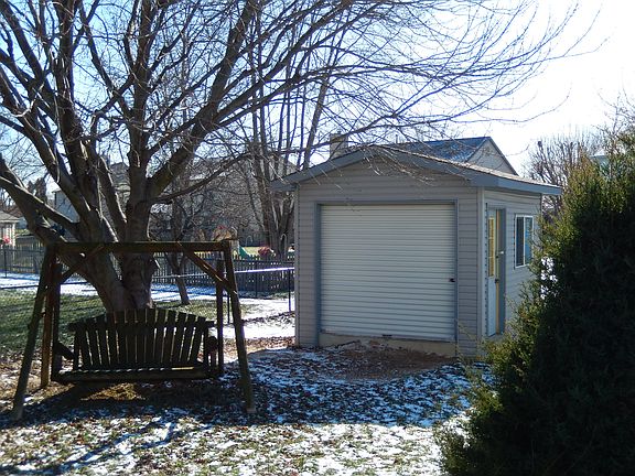 2nd image of 7421 Poppyseed Dr