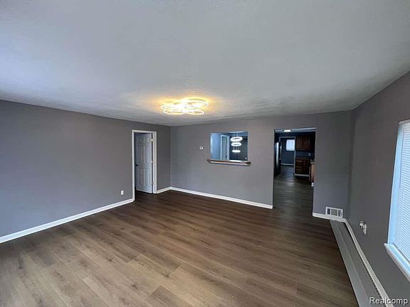 4th image of 15163 Beech Daly Rd