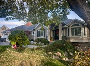1244 W Chapel Ridge Dr, South Jordan, UT 84095