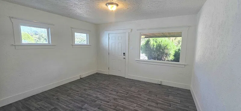 4 bed, 2.0 bath, 1650 sqft, $1,596 — Photo 3