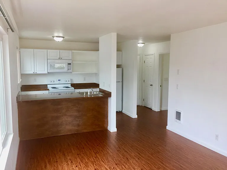429 Grant St — Photo 1