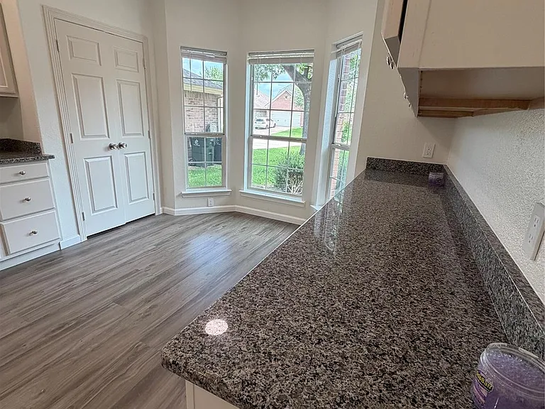 2205 Highland Crossing Dr — Photo 7