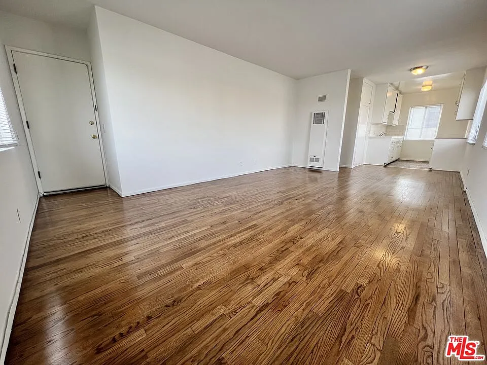 2 bed, 1.0 bath, 900 sqft, $2,500 — Photo 4