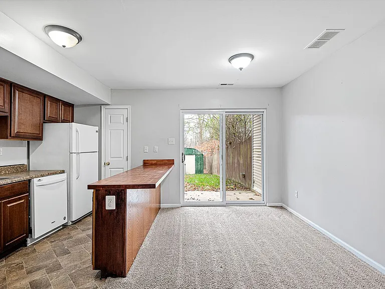 133 Creekside Ct — Photo 10