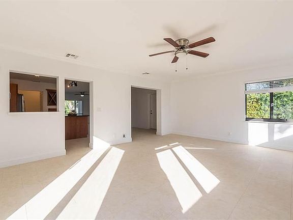 5th image of 821 NW 5th Ave