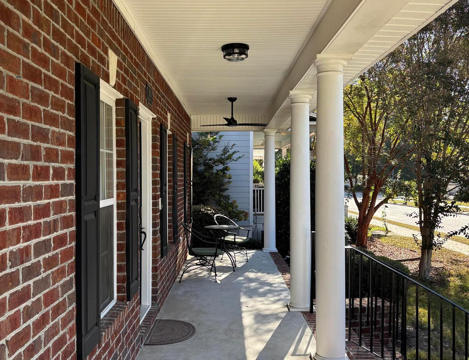 3 bed, 2.0 bath, 1749 sqft, $1,975 — Photo 2
