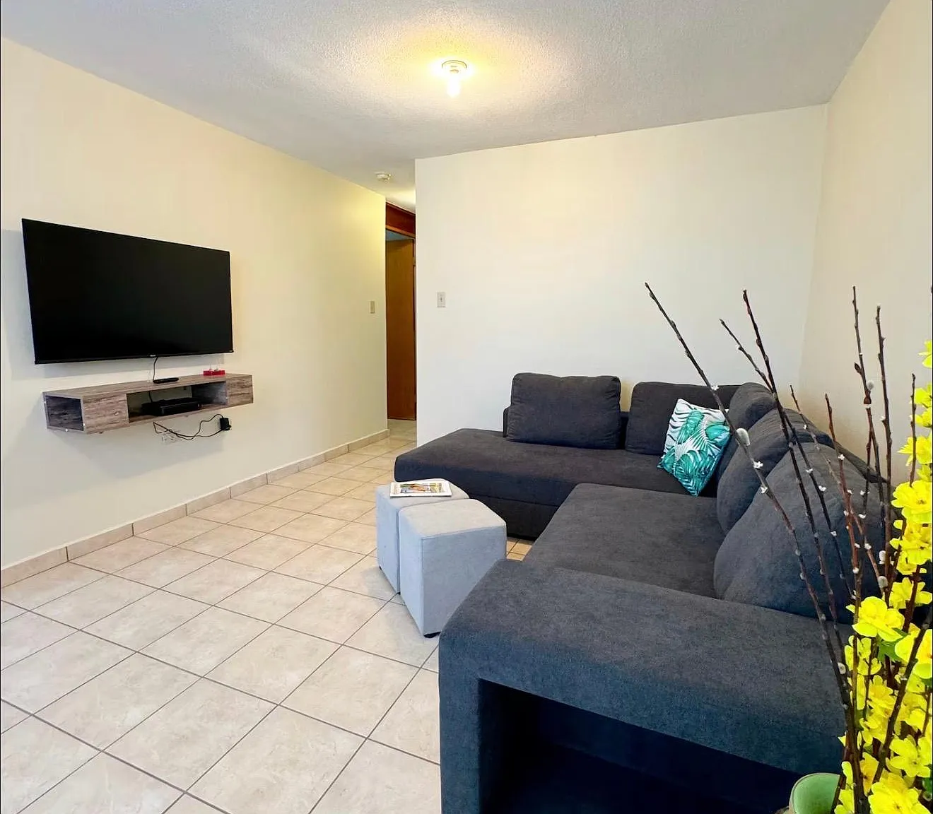 2 bed, 1.0 bath, 1250 sqft, $1,750 — Photo 4