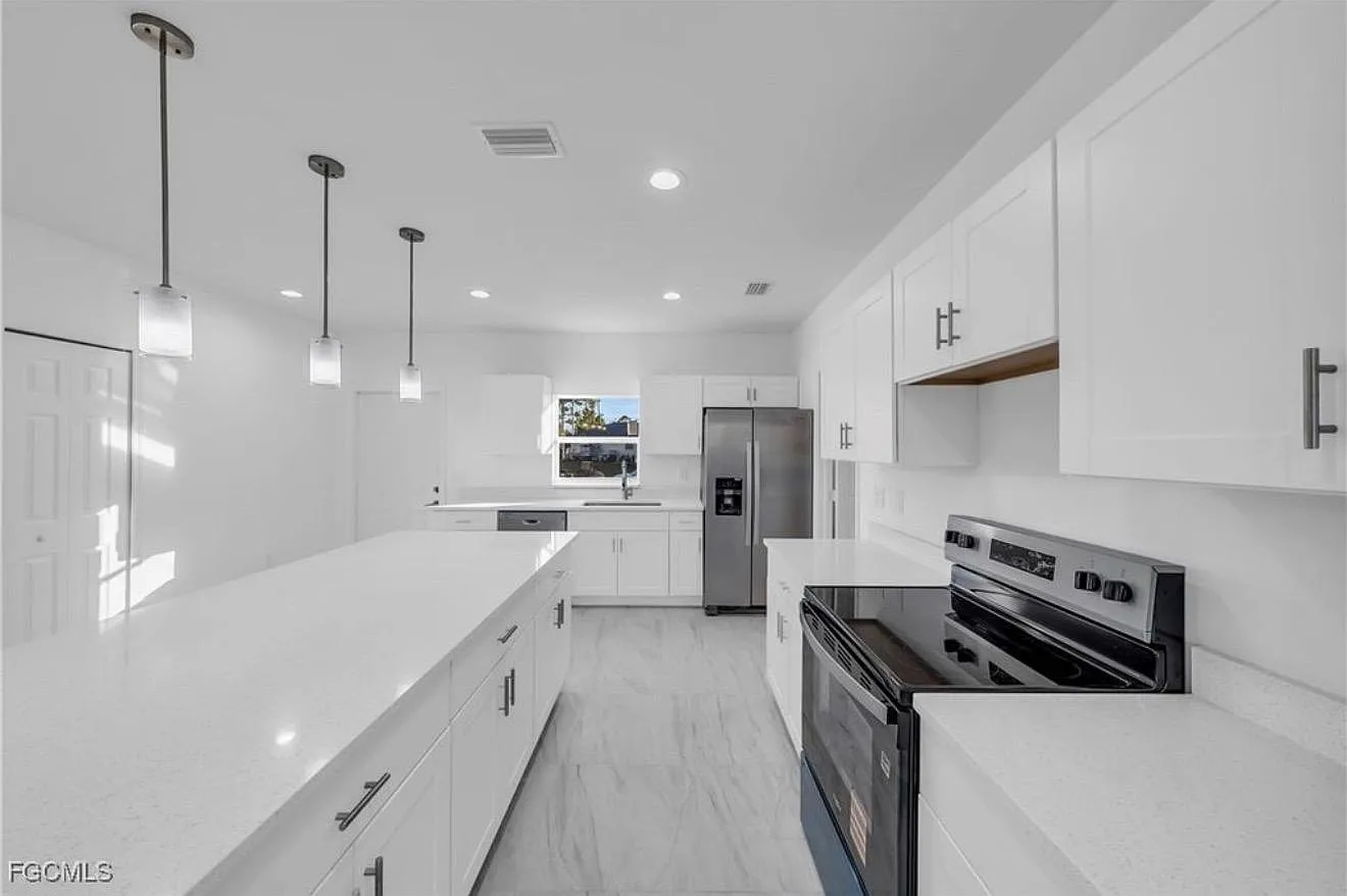 3 bed, 1101 sqft, $1,850 — Photo 2