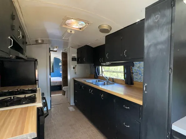 41-8027 28, Vernon, AZ 85940
