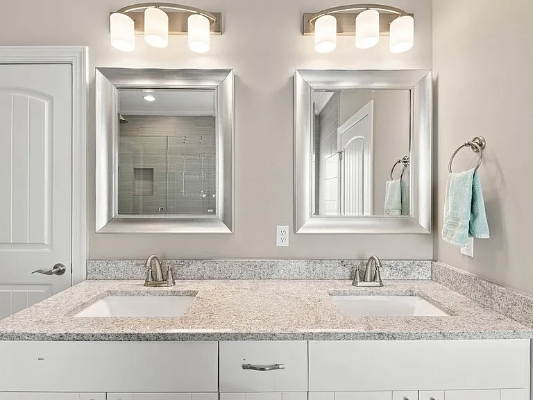 9202 White Ash Dr — Photo 24