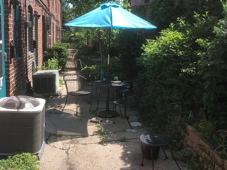 522 S 33rd St — Photo 16