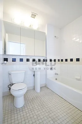 Rented by Bold New York | media 33