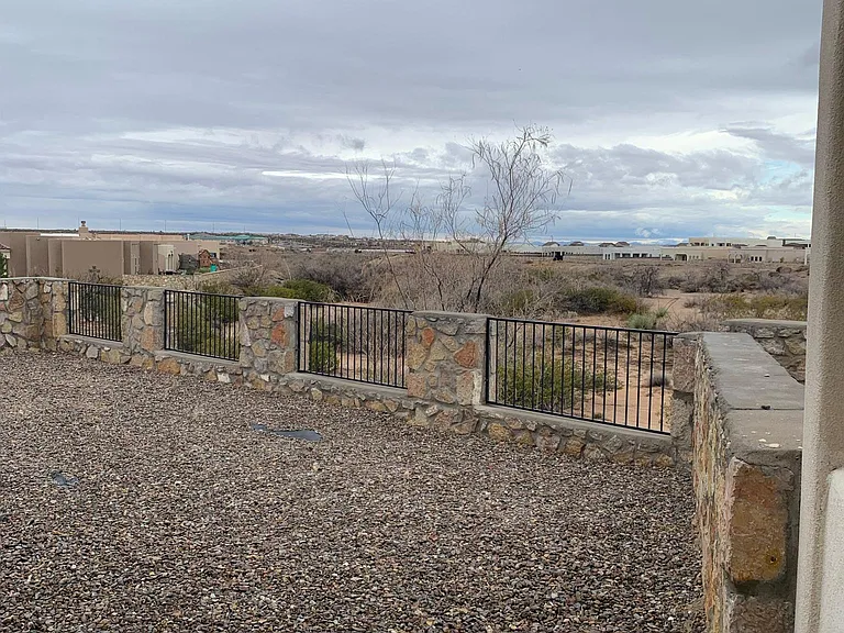 4313 Levante Dr — Photo 25