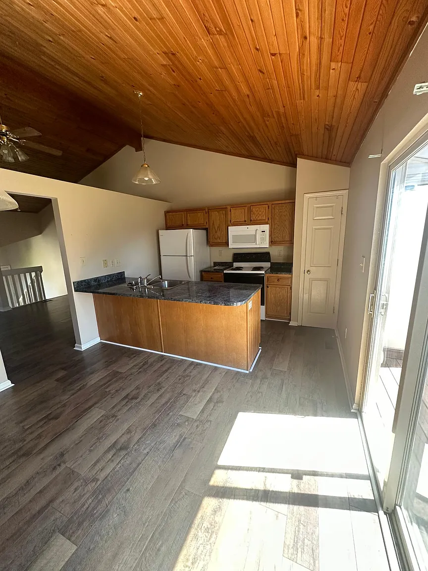 330 Outrider Way photo 1