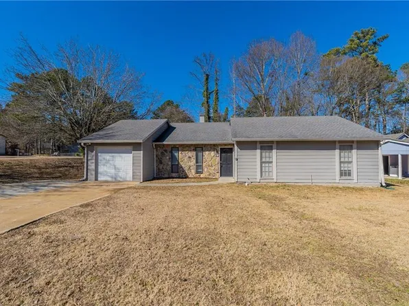 5725 Twain Dr, Ellenwood, GA 30294