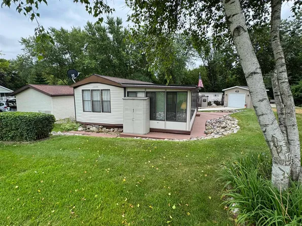 398 Skyline Dr, Edgerton, WI 53534