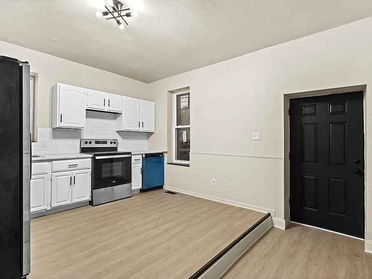 2834 Mount Pleasant St — Photo 3