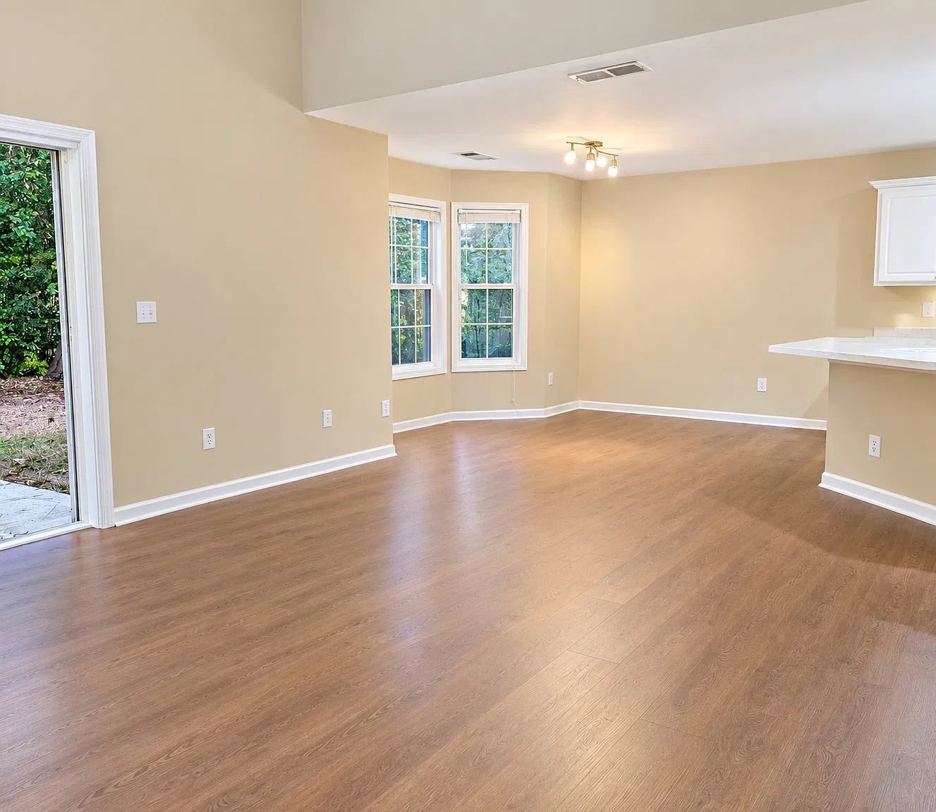 3 bed, 2.5 bath, 1780 sqft, $2,175 — Photo 3