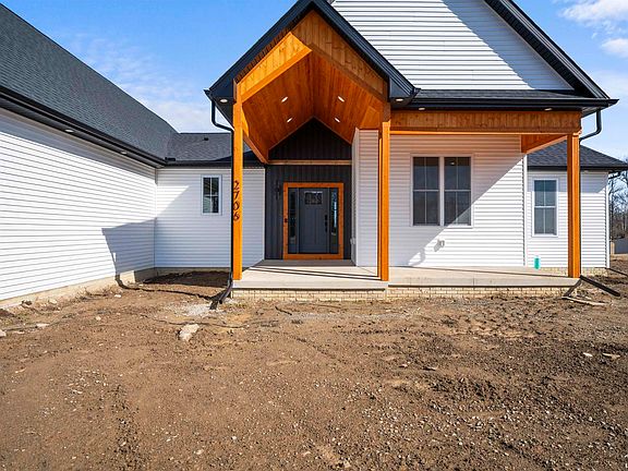 2nd image of 2706 S Custer Rd