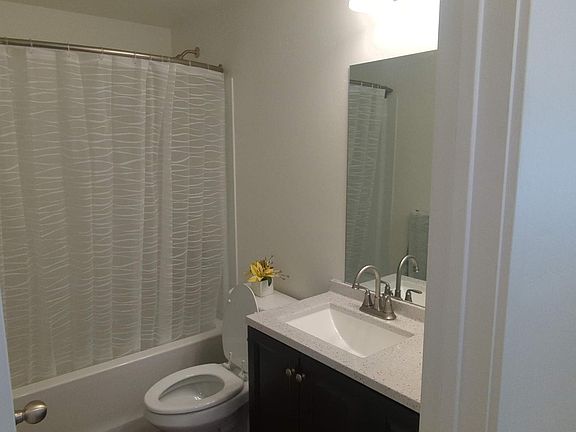 3rd image of 6002 N Spring St #B