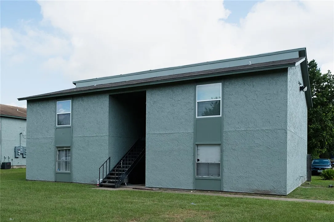 2 bed, 798 sqft, $1,095 — Photo 2