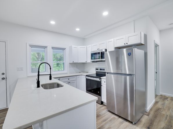 123 Evergreen Ln #4