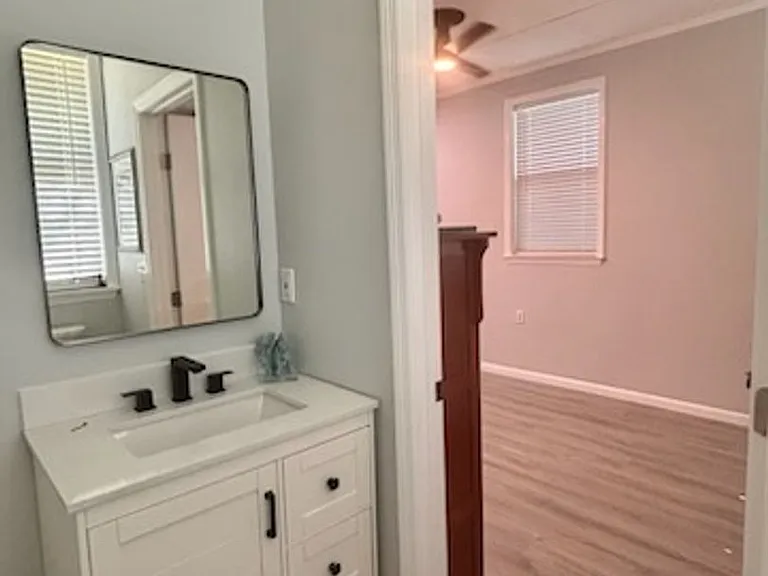 517 Jersey Ave — Photo 6