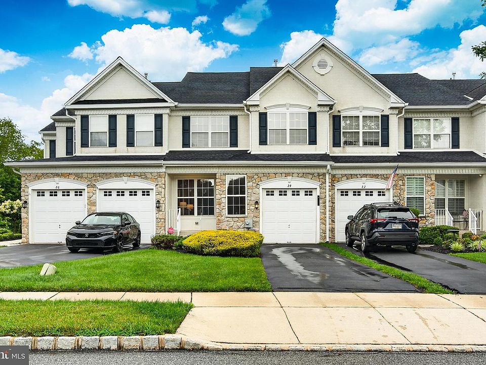 1st image of 24 Portsmouth Cir