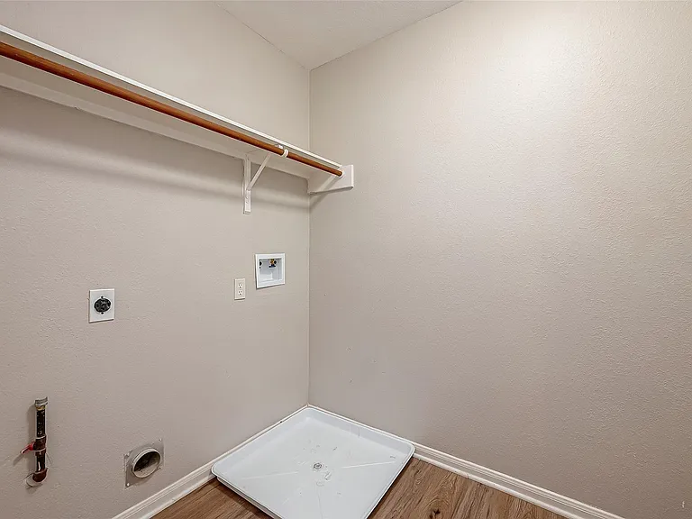 9234 Windswept Grove Dr — Photo 9