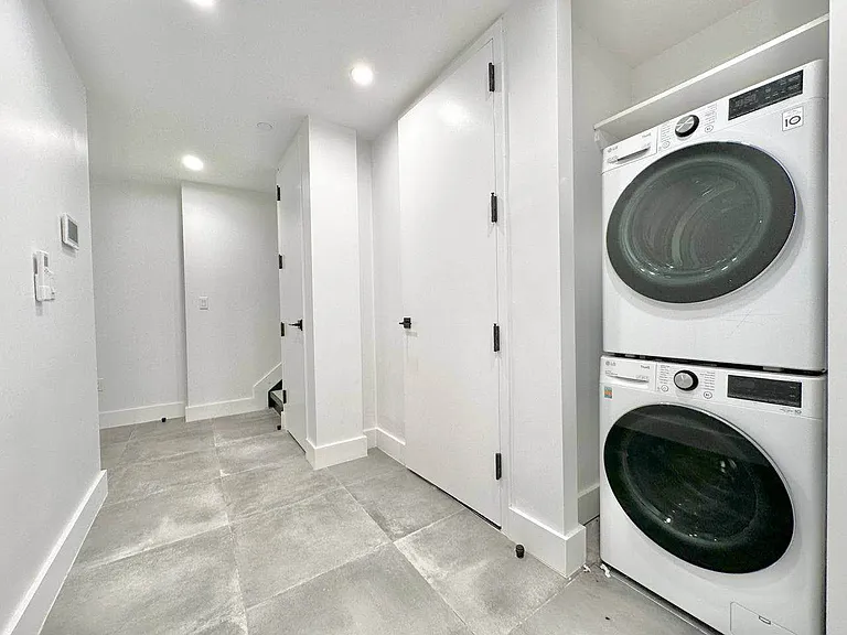 366 Leonard St #1A — Photo 6